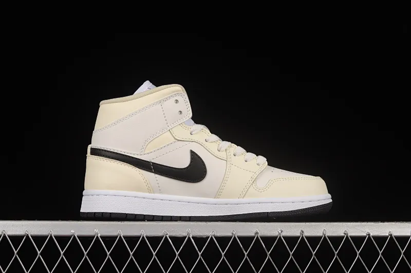 All categories Air Jordan Jordan series basketball shoes Air Jordan 1 Mid G version pure original Air Jordan 1 Mid AJ1 Joe 1 milk white coconut milk China basketball shoes BQ6472-121